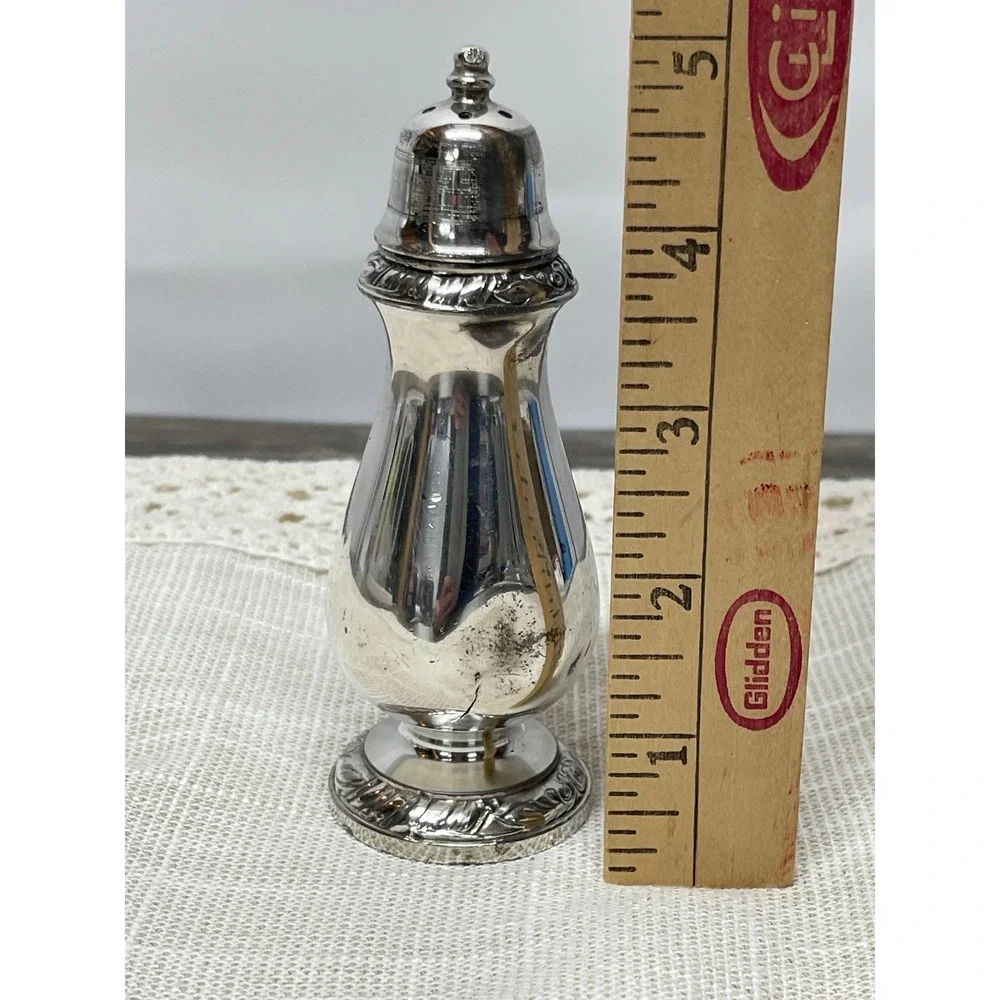 Oneida Henley Community‎ Salt Pepper Shaker Silver Plate Vintage Ornate 4.75
